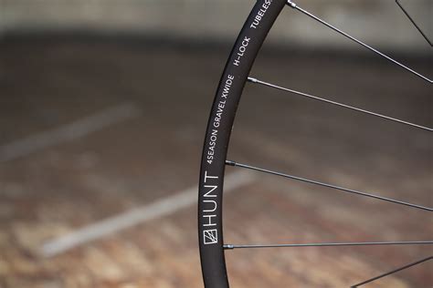 Review Hunt Season Gravel Disc X Wide Wheelset Road Cc