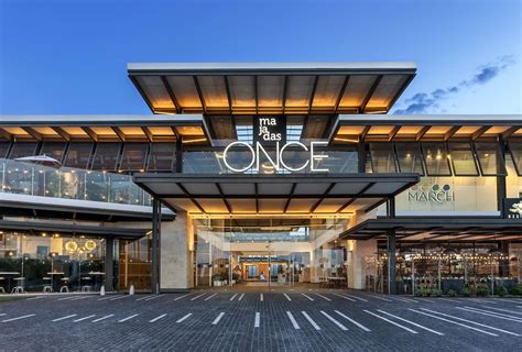 Majadas Once Shopping Mall Architecture Mall Facade Retail Architecture