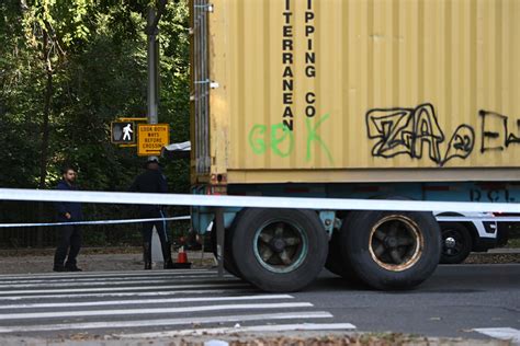 Bicyclist Fatally Struck By Tractor Trailer In Brooklyn Amnewyork