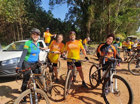 Passeio Cicl Stico Re Ne Mais De Ciclistas Em Len Is Paulista