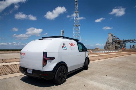 NASA Tests Canoo Astronaut Transport Vehicles At KSC Evearly News English