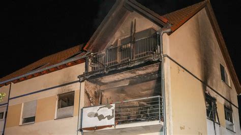 Feuerwehr Rettet Mutter Und Kinder Brand In Wohnhaus