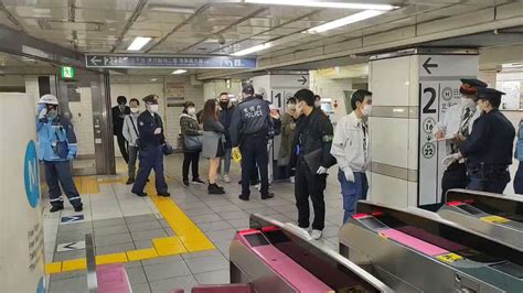 【秋葉原駅白い粉】日比谷線秋葉原駅で人身事故及び不審物発見 けが人は無し 白い粉の正体は？何？