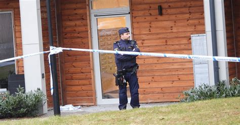 Man I 30 årsåldern Avliden I Norrköping Polisen Utreder Mord Svt