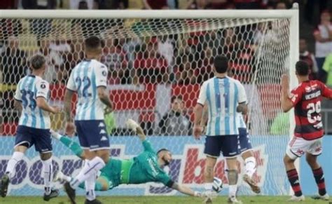 Racing Perdió 2 1 Ante Flamengo Y Puso En Riesgo El Liderazgo De Su Grupo En La Copa