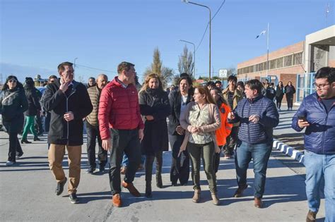 Biss dejó inaugurada la pavimentación en el acceso a la Escuela de