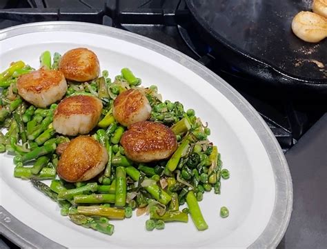 Seared Sea Scallops Over Sautéed Asparagus And Peas Recipe Goop