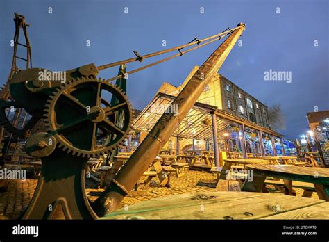 Old Canal Wharf Crane In Nottingham UK Stock Photo Alamy