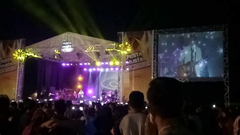 Asal Kau Bahagia Armada Band Konser Pesta Musik Banyuasin Youtube