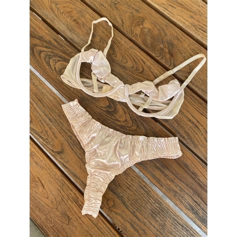 Jual Bra Set Sexy Lingerie Pakaian Dalam Satin Lace Transparan Lembut