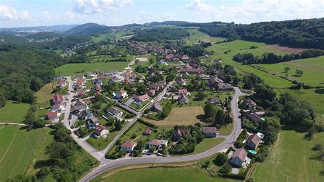 Vue A Rienne De Villes Par Drone Malin