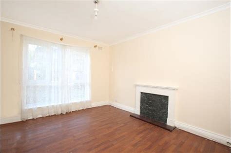 2 Bedroom Ground Floor Flat Sold In London Sw2