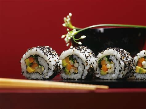 Vegetarian sushi rolls Recipe | EatSmarter