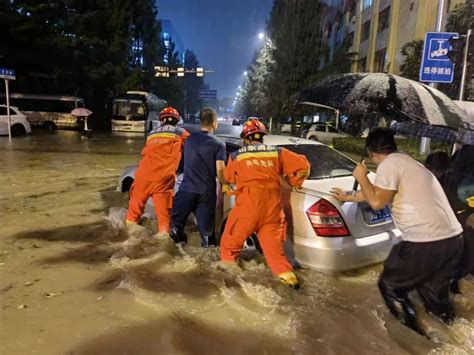 台风“梅花”昨晚登陆青岛，多地因强降雨发生内涝！救援ng车辆