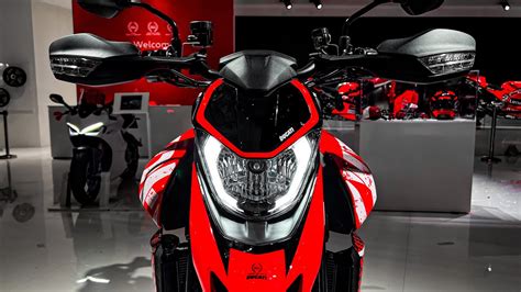 Ducati Hypermotard 950 RVE 2022 Specifications Review Walkaround