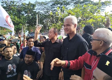 Tiba Di Kendari Capres Ganjar Pranowo Dan Asr Sapa Masyarakat Dan