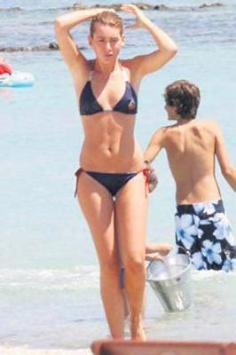 Hot Sexy Sinem Kobal Bikini Pics