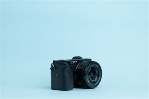 1- SONY 6300 WITH 16-50MM - dslr camera on rent