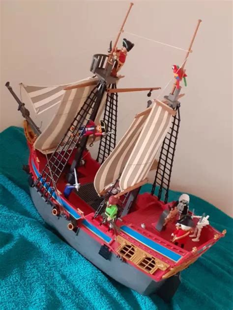 PLAYMOBIL GRAND NAVIRE Pirate 3940 Lot D Accessoires Et De Figurines