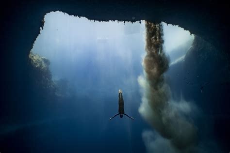 Freediving Competition At Dean S Blue Hole Cool Photos Underwater