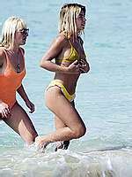 Jessica Woodley Pokies In Yellow Bikini