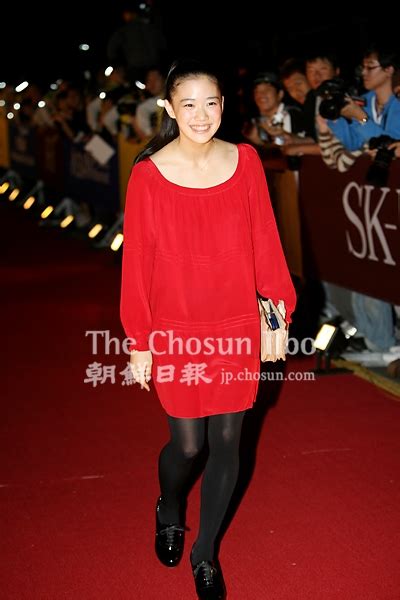 Chosun Online 朝鮮日報 【フォト】真っ赤なドレスの蒼井優