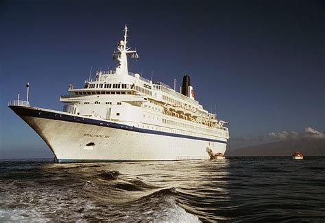 Royal Viking Lines Royal Viking Sky At Anchor Barcos Barcos