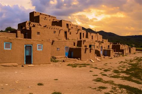 Adobe houses in new mexico | Adobe Houses in the Pueblo of Taos, New ...