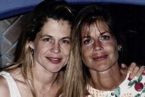 Terminator actress Linda Hamilton's twin sister Leslie passes away