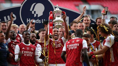 Arsenal 2 1 Chelsea Pierre Emerick Aubameyang Double Settles Fa Cup