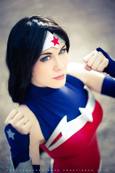 Wonder Woman Justice League War Cosplay