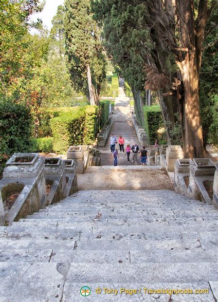 Steps down to the Villa D'Este gardens