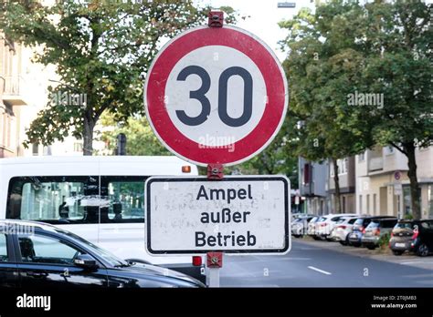 Düsseldorf 07 10 2023 Tempo 30 Tempo30 Zone Innenstadt City Verkehr