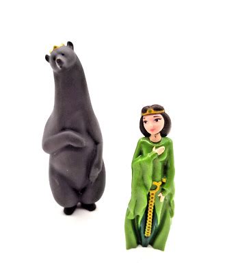 Disney Princess Brave Transforming Queen Elinor To Bear Figure Merida