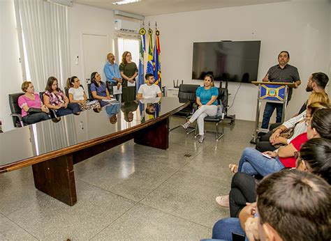 Prefeito Empossa Novos Membros Do Conselho De Defesa Dos Direitos Da