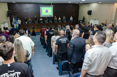 PCPR realiza entrega de medalhas de serviço policial para servidores