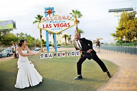 Las Vegas sign wedding Las Vegas Sign, Las Vegas Nevada, Las Vegas ...