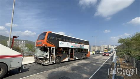 青衣北岸公路3車相撞至少3人傷 往青衣西北交匯處快線一度封閉 星島日報