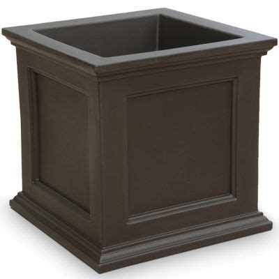 Mayne 9 5 Gal Polyethylene Fairfield Patio Planter 20 In X 20 In At