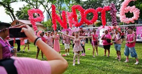 Sea Of Pink Thousands Including Mps Gather For Annual Pink Dot Sg