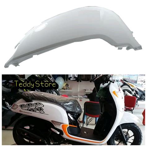 Jual Cover Body Tepong Belakang Kanan Putih Honda All New Scoopy Fi ESP