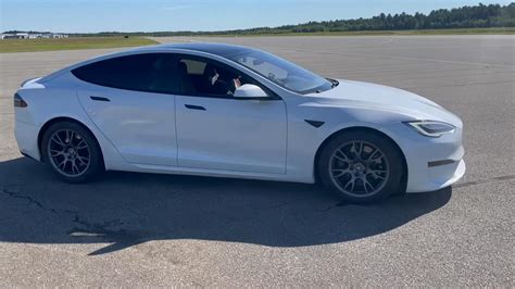 Video Ingenext Lets Tesla Model S Plaid Drive Km H