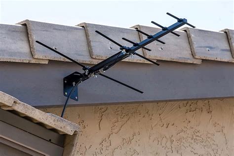 13 Best Outdoor TV Antenna for 2023 | Robots.net