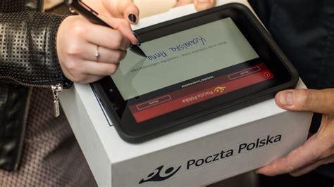 Listonosze Z Tabletami Poczta Polska Na Drodze Ku Rezygnacji Z