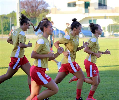 Calcio Femminile Per Il Ravenna Women Amichevole Di Prestigio Con Il