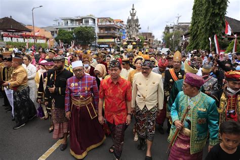 Klungkung Tuan Rumah Festival Adat Budaya Nusantara SIARANBALI