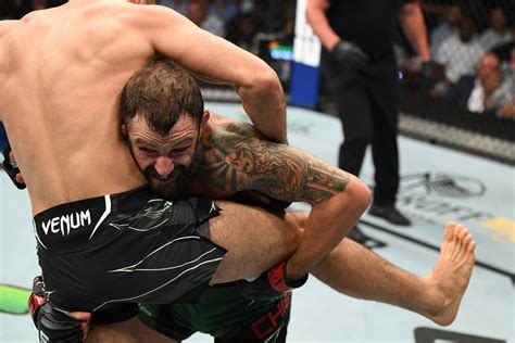 Ufc Odds Pick Prediction For Michael Chiesa Vs Kevin Holland