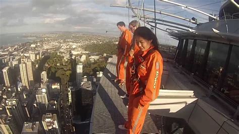 Skywalk 360° On Aucklands Skytower Youtube