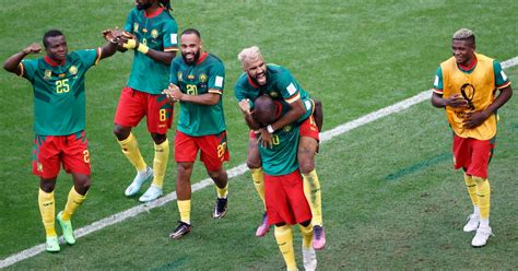 Sex Marka Jafntefli Kamer N Og Serb U R V Is