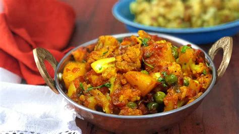 Aloo Gobi Matar Ki Sabzi आलू गोभी मटर रेसिपी Anu Food Club